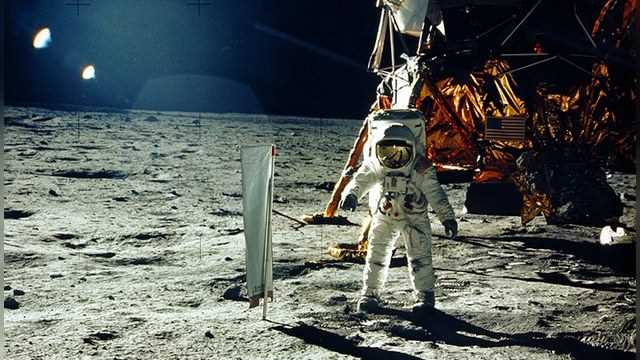 стэнли кубрик снял высадку американцев на луну